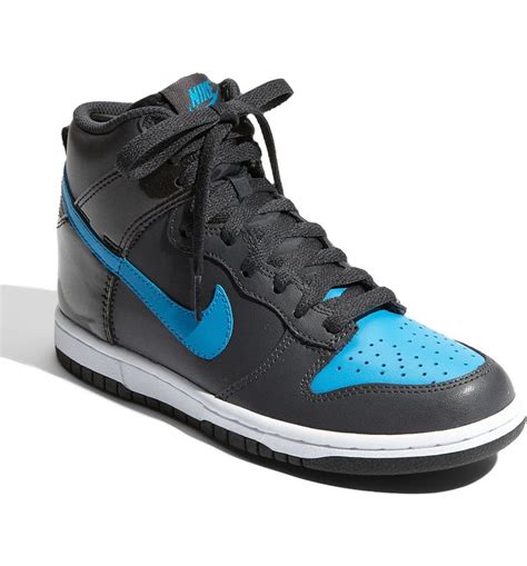 Nike Dunk High Top Shoes. Nike CH